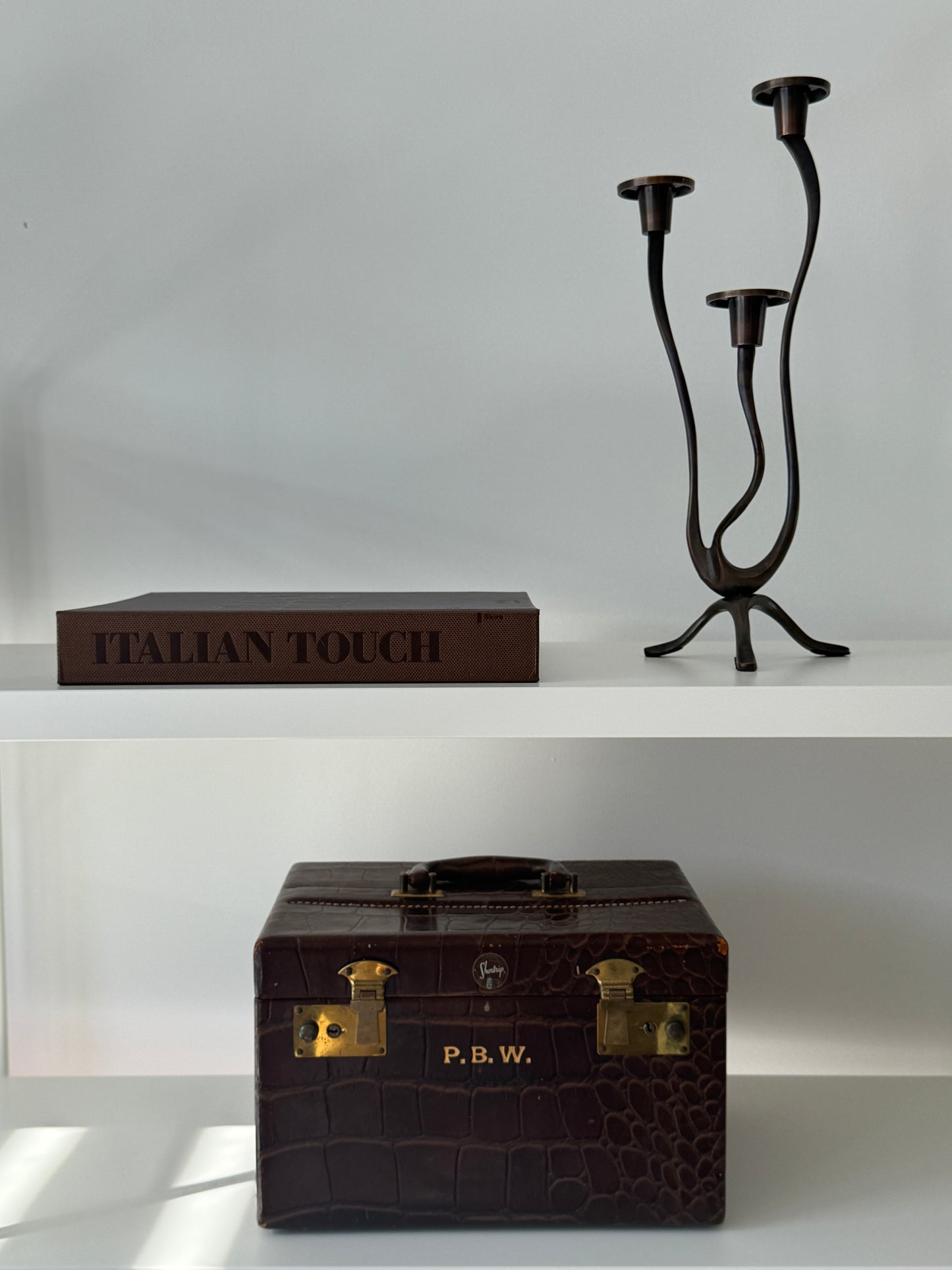 Porte-bougie ondulé brutaliste