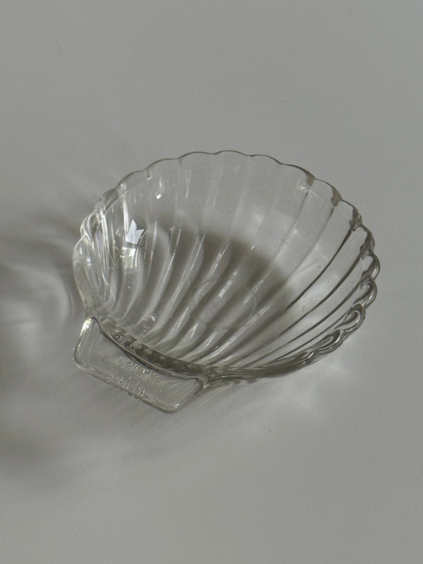 Glass Shell-Shaped Dish