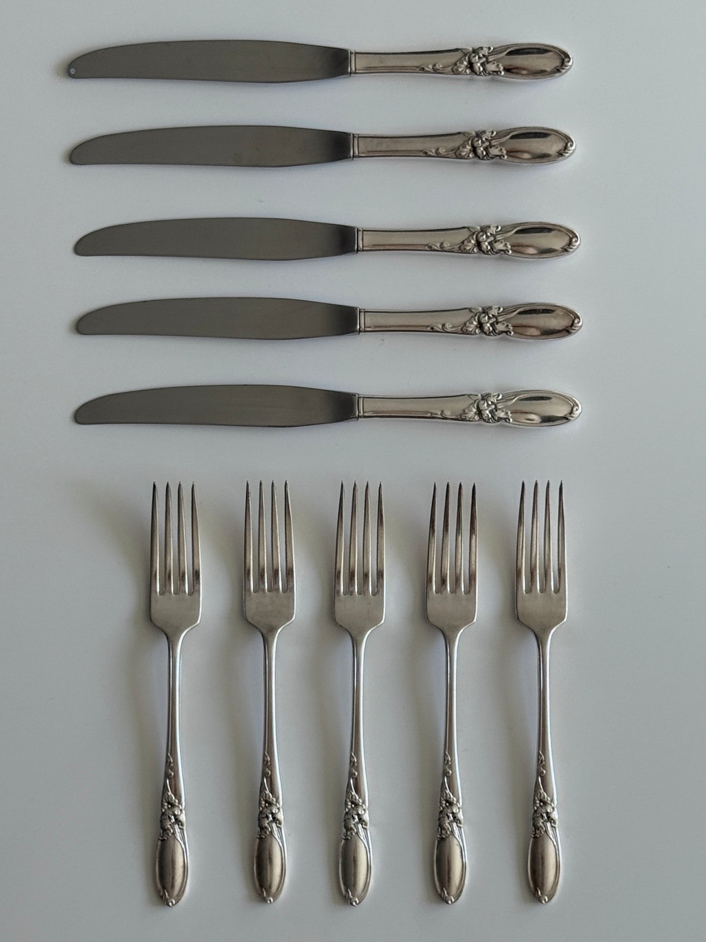 White Orchid Silver Plated Flateware set 1953 (10 pieces)