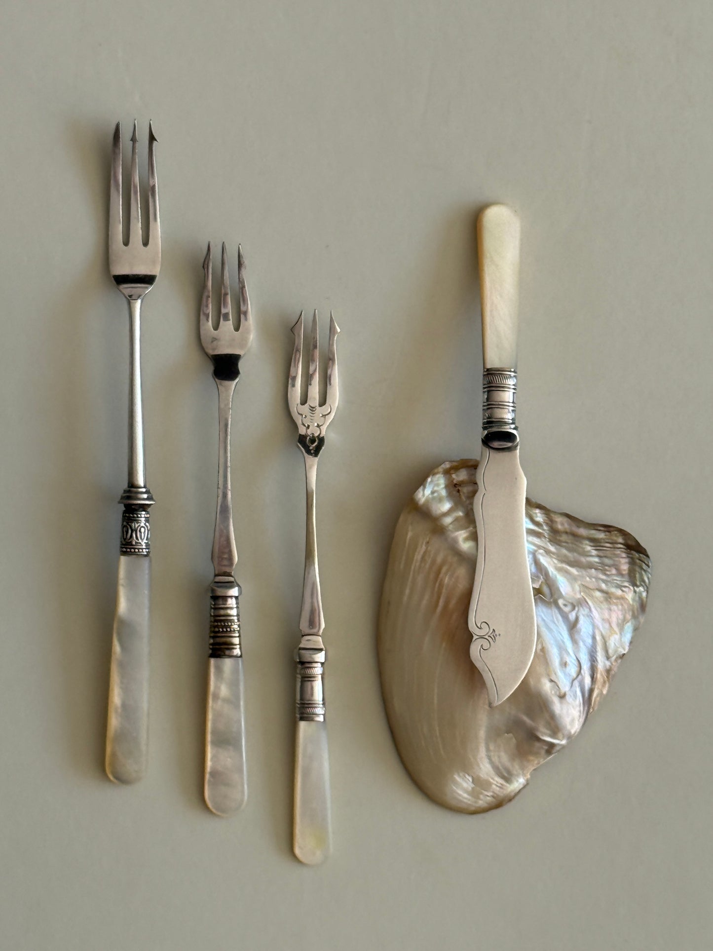 Antique Mother of Pearl Hors D’œuvre Cutlery Set