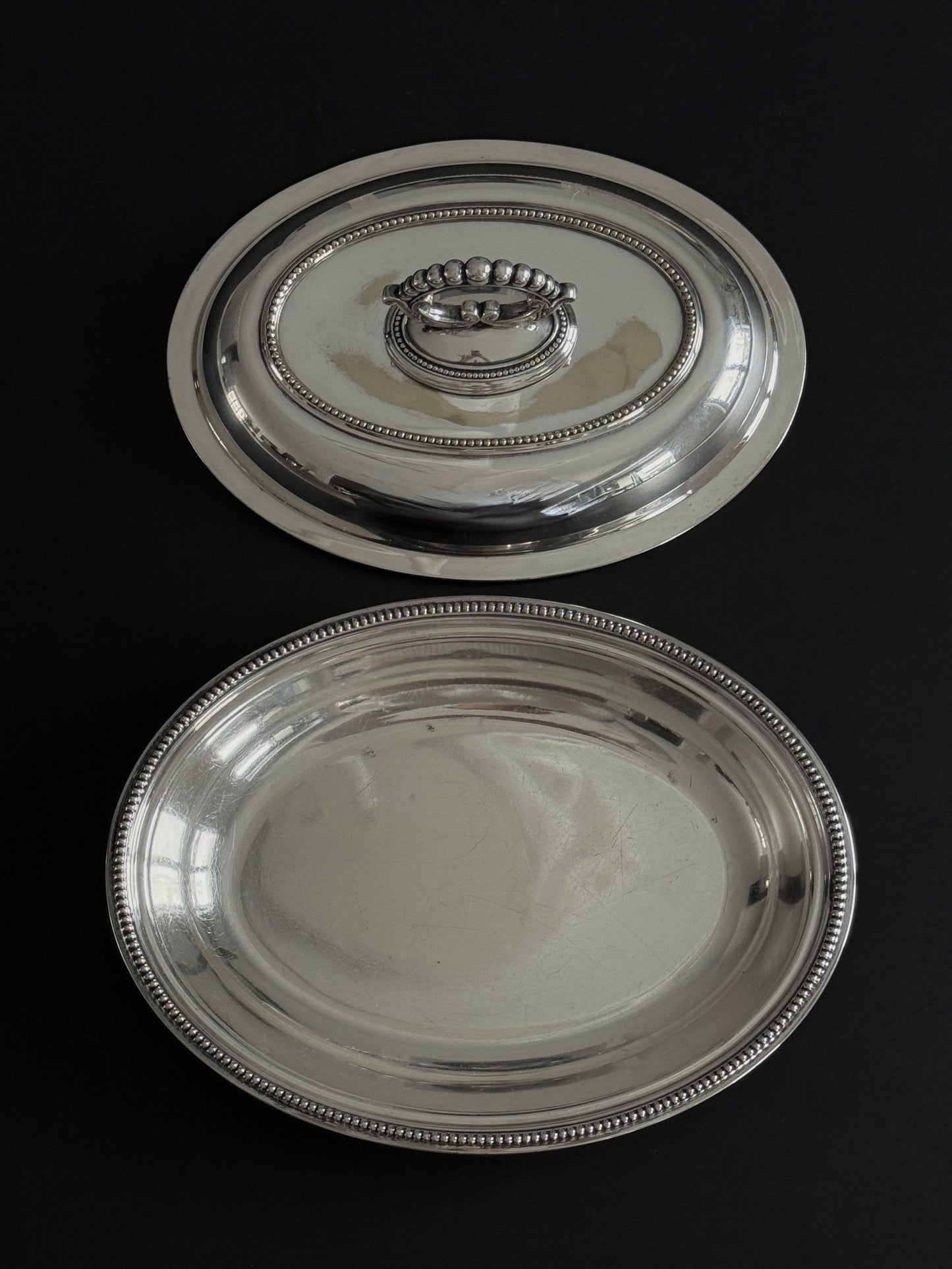 Plat de service en métal argenté anglais des années 1940