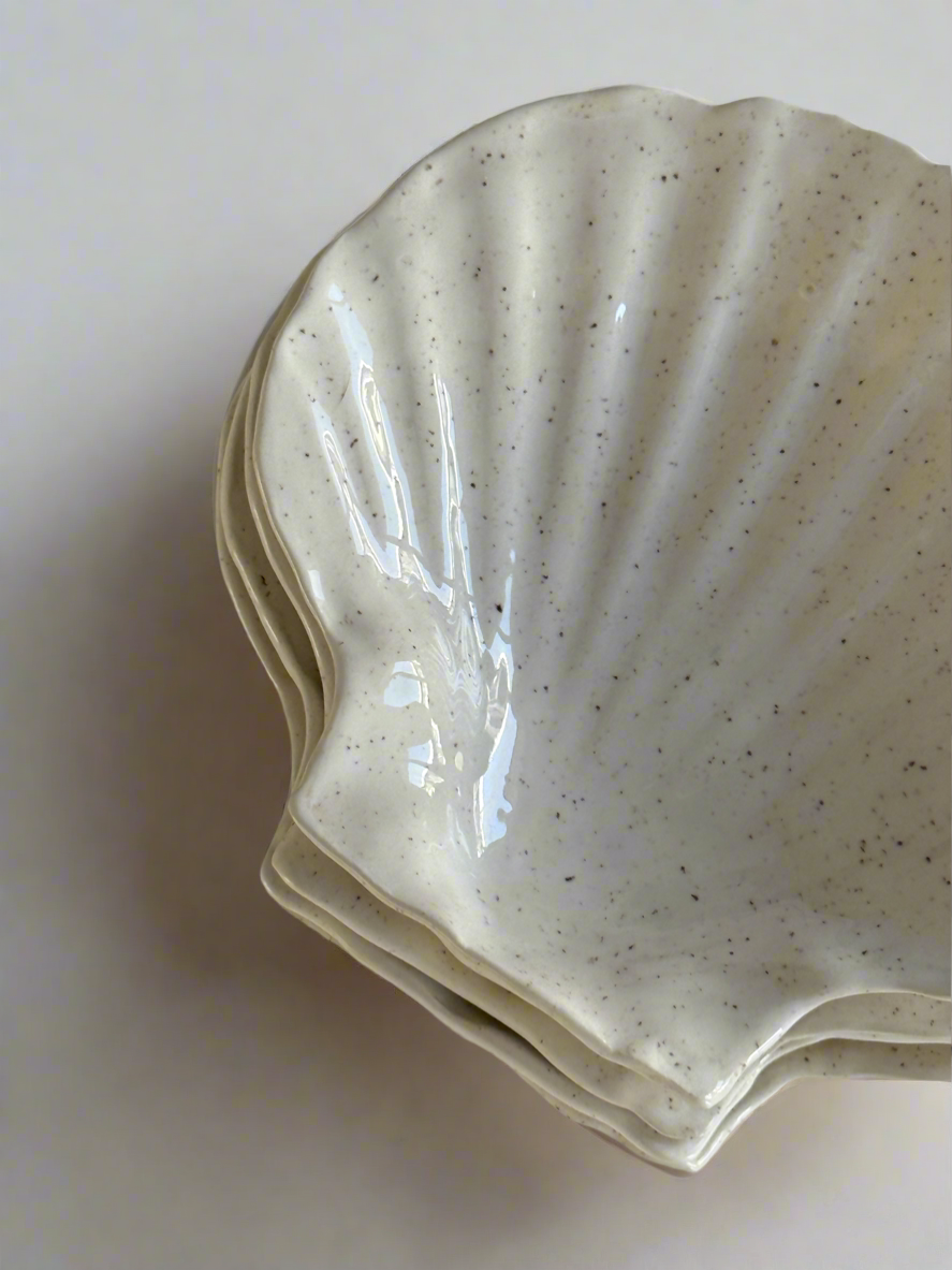 Freckle Ceramic Shell Dish (set of 4)
