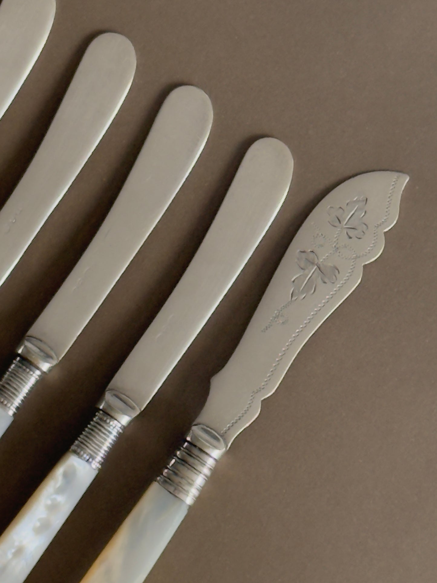 Mother of Pearl Knives - Set of 5