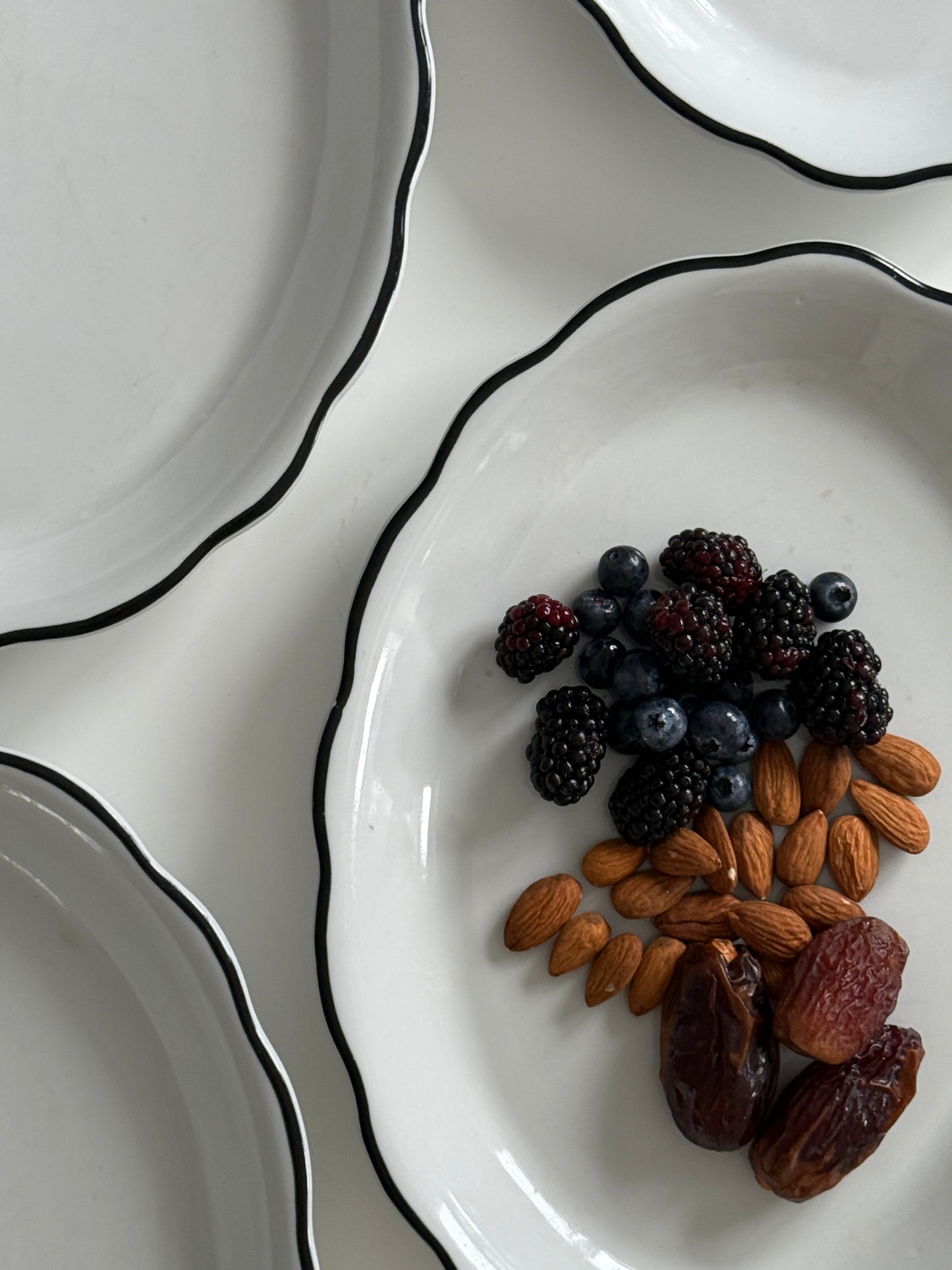 Minimalist White Ceramic Plates with Black Rim - Poland (set of 4)